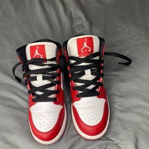Jordan 1 mid chicago 2020